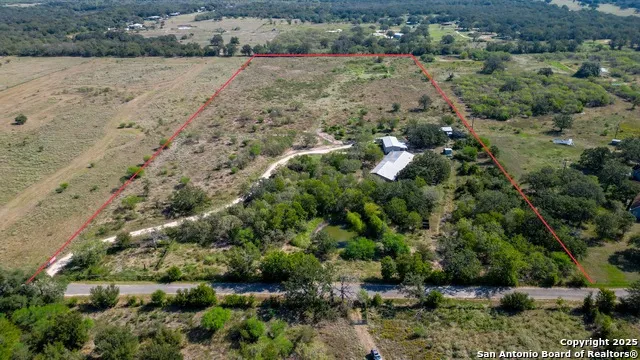 475 JACKSON RD Kingsbury, TX 78638