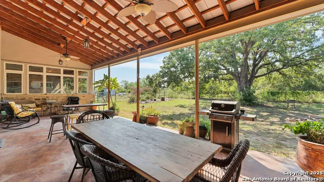 475 JACKSON RD Kingsbury, TX 78638