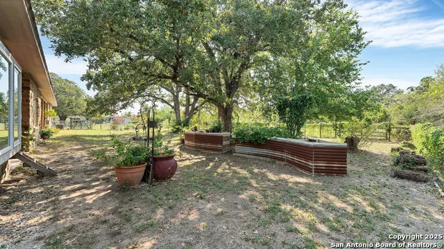475 JACKSON RD Kingsbury, TX 78638