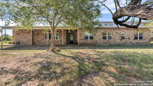 475 JACKSON RD Kingsbury, TX 78638
