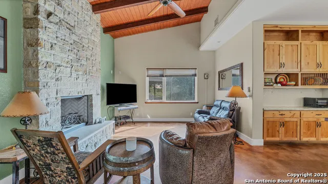 475 JACKSON RD Kingsbury, TX 78638