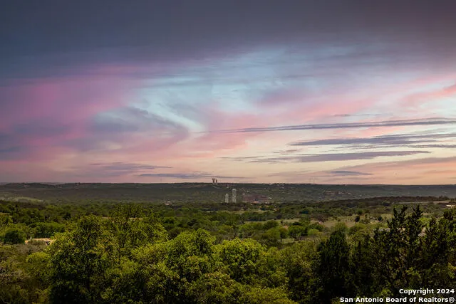 140 Twin Springs Rd N Kerrville, TX 78028