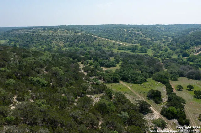 140 Twin Springs Rd N Kerrville, TX 78028