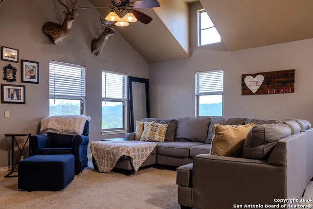 140 Twin Springs Rd N Kerrville, TX 78028
