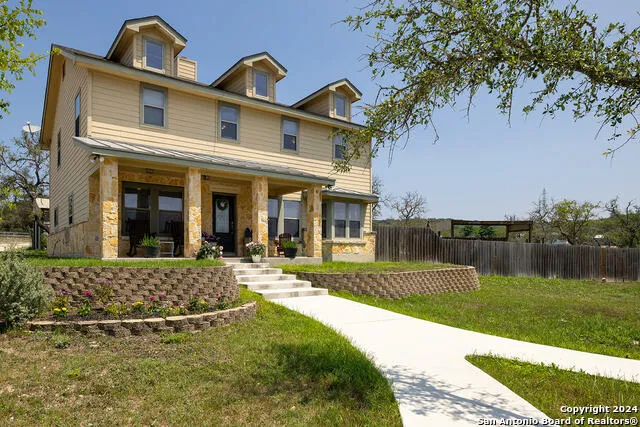 140 Twin Springs Rd N Kerrville, TX 78028
