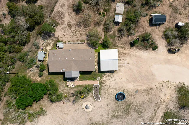 140 Twin Springs Rd N Kerrville, TX 78028