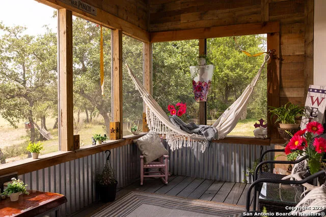 140 Twin Springs Rd N Kerrville, TX 78028