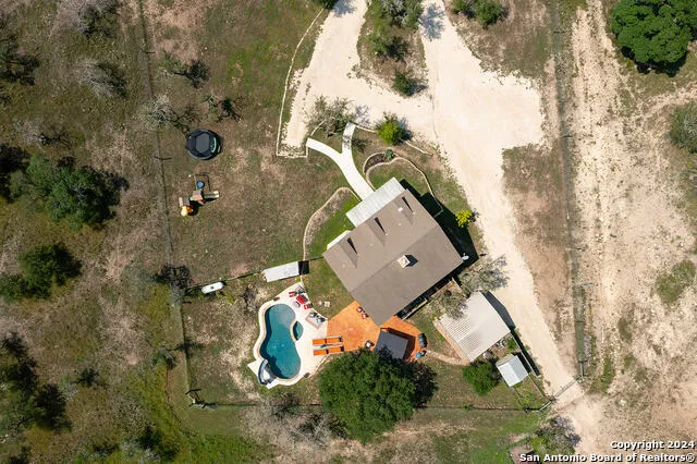 140 Twin Springs Rd N Kerrville, TX 78028