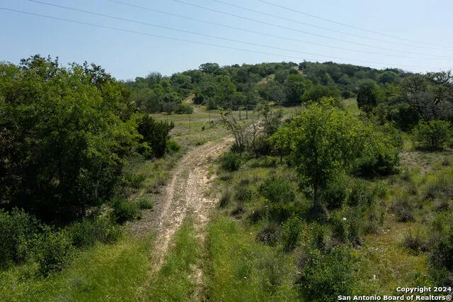 140 Twin Springs Rd N Kerrville, TX 78028