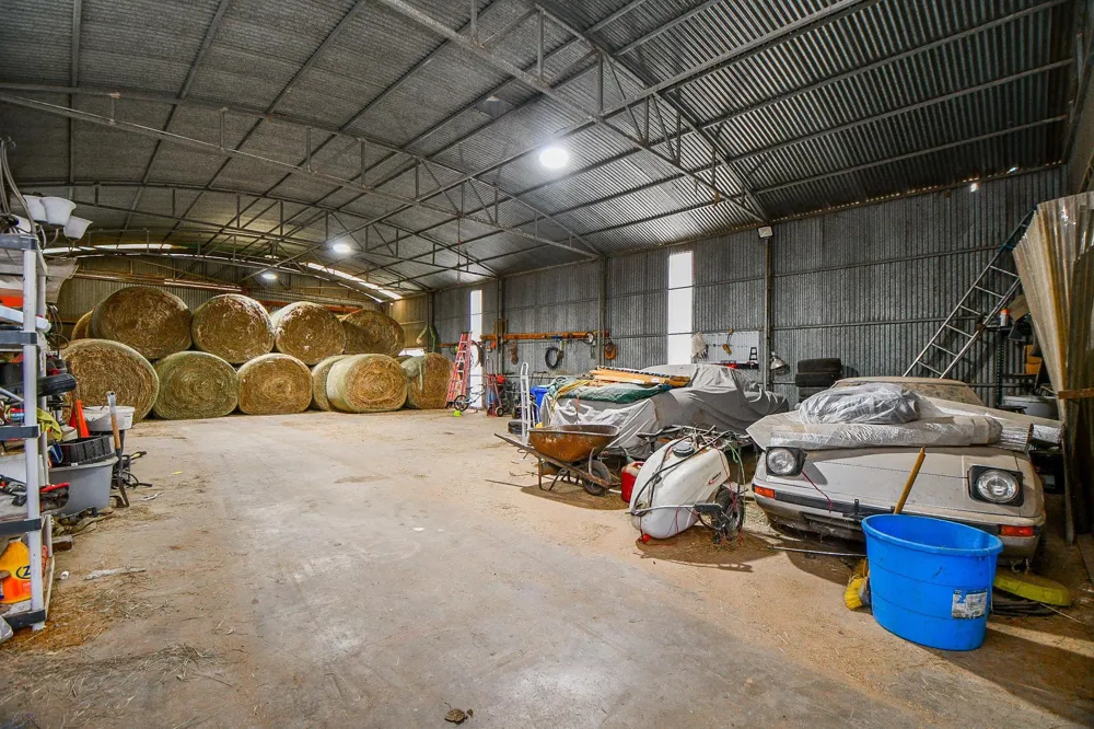1093 Sunderman Road Alleyton, TX 78935