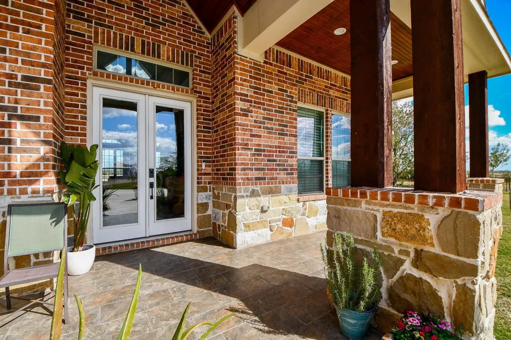 1093 Sunderman Road Alleyton, TX 78935
