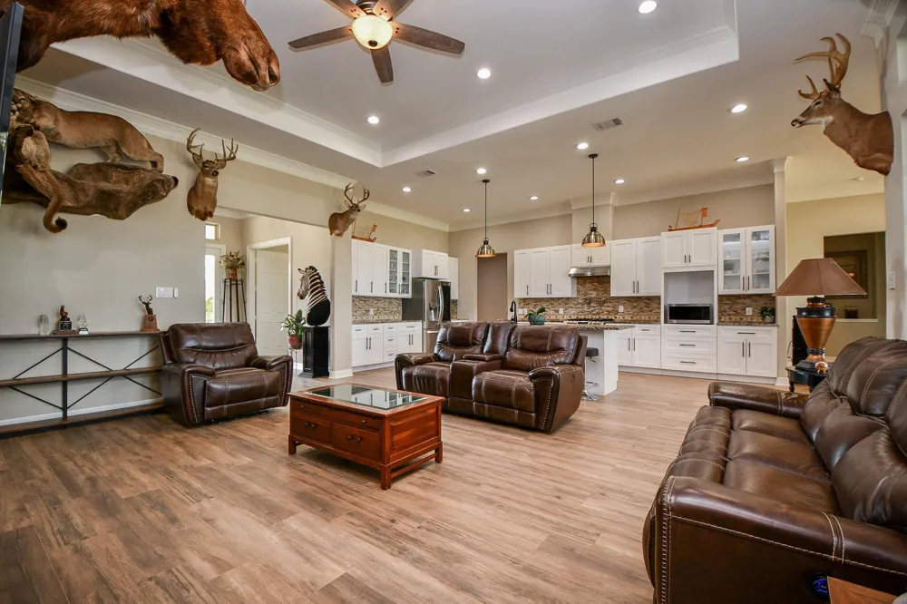1093 Sunderman Road Alleyton, TX 78935