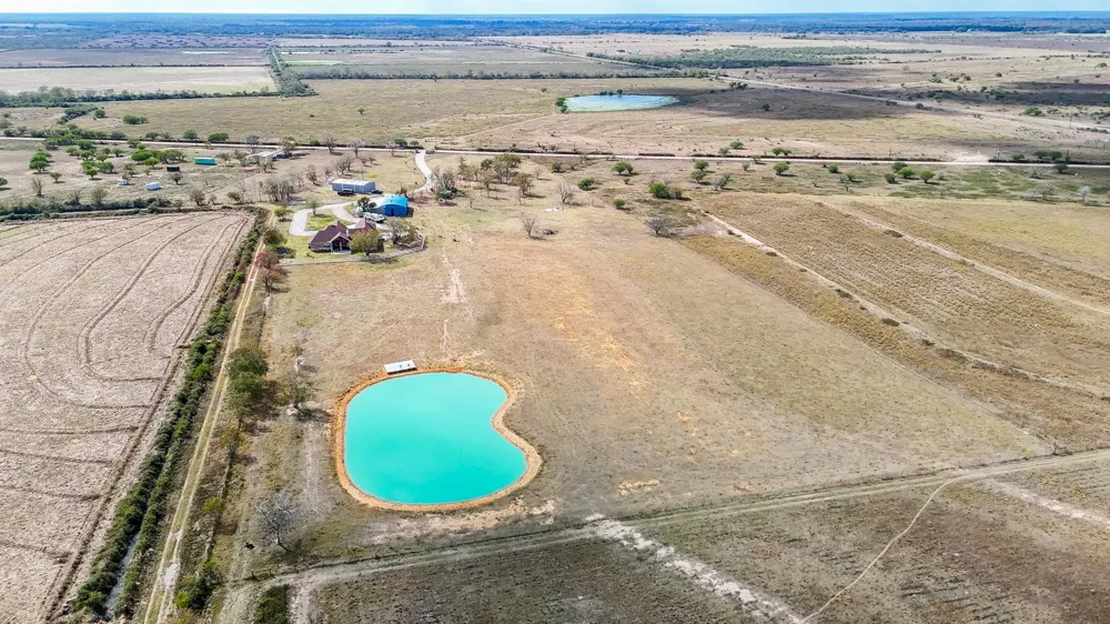 1093 Sunderman Road Alleyton, TX 78935