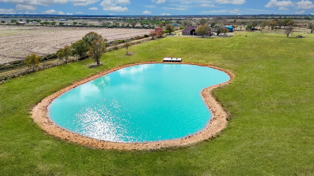 1093 Sunderman Road Alleyton, TX 78935