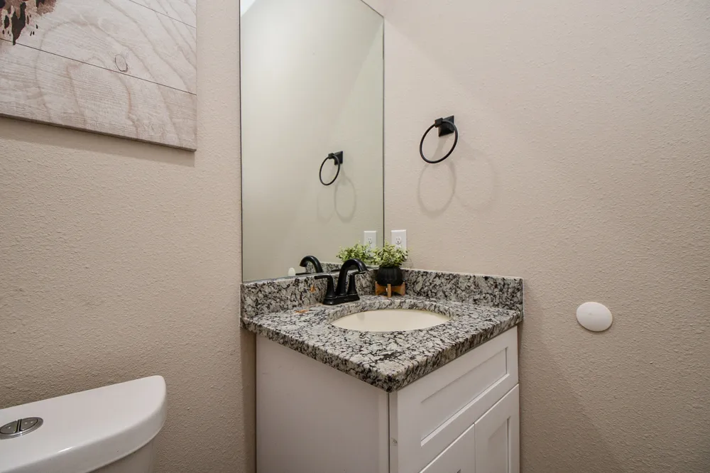 1093 Sunderman Road Alleyton, TX 78935