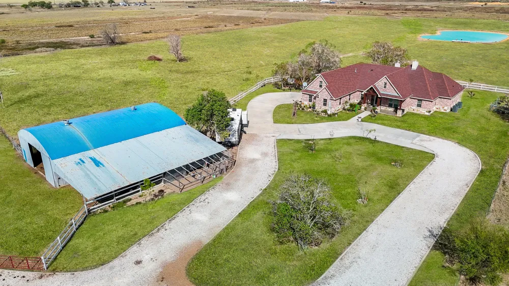 1093 Sunderman Road Alleyton, TX 78935