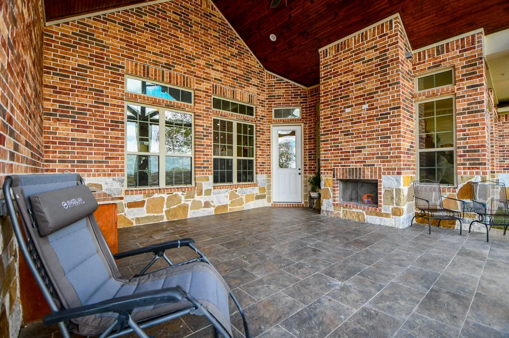 1093 Sunderman Road Alleyton, TX 78935