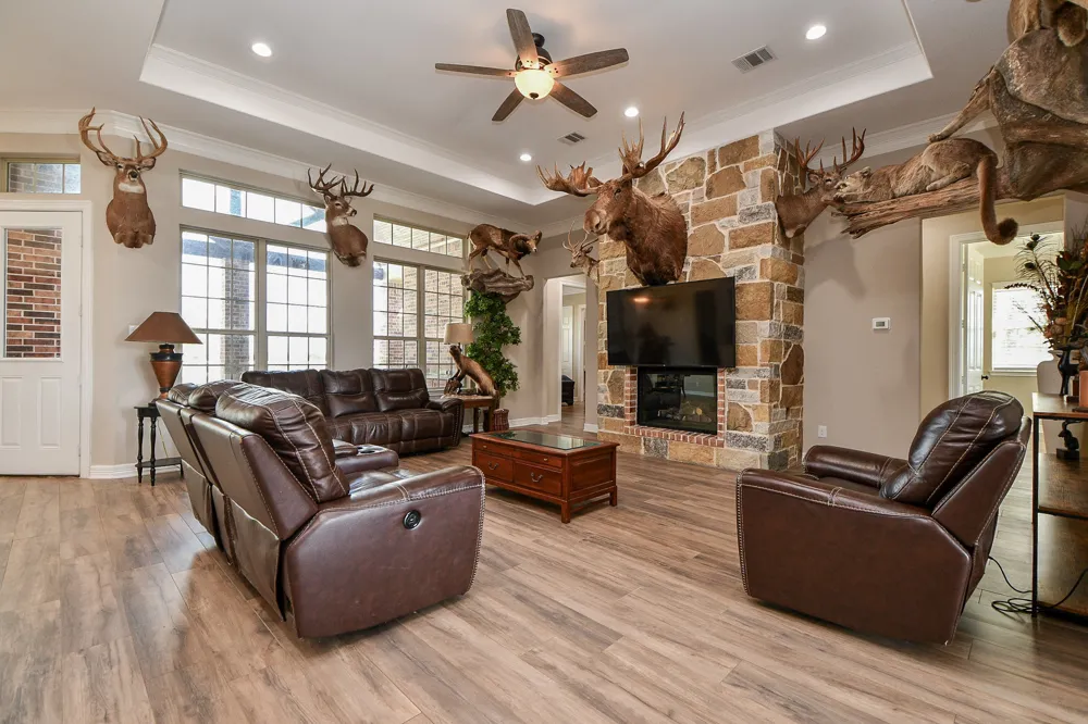 1093 Sunderman Road Alleyton, TX 78935