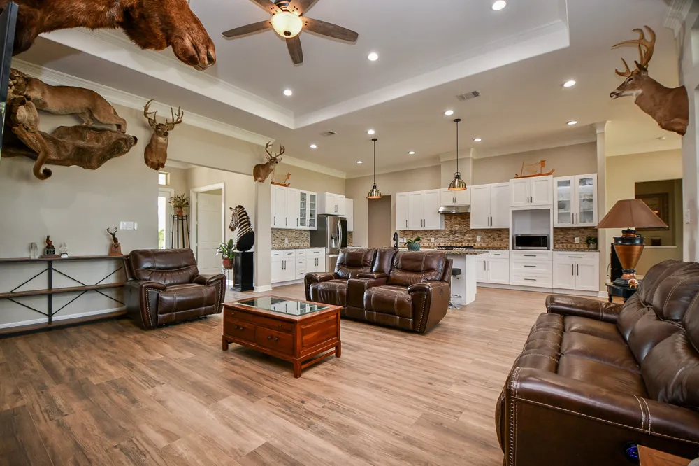 1093 Sunderman Road Alleyton, TX 78935