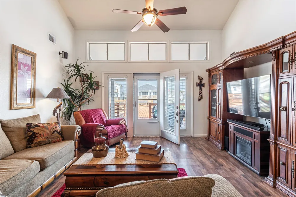 3 Pelican Street La Marque, TX 77568