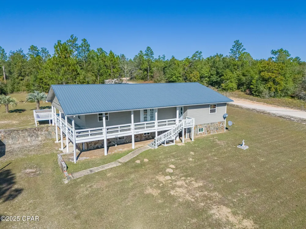 2672 W Laurel Drive Alford, FL 32420