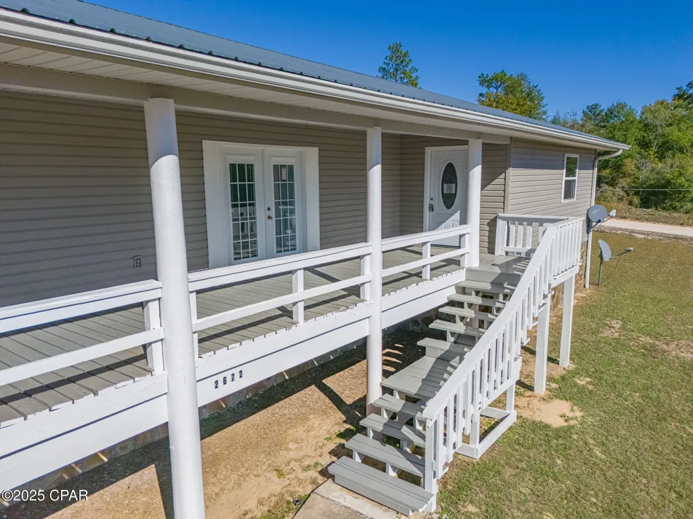 2672 W Laurel Drive Alford, FL 32420