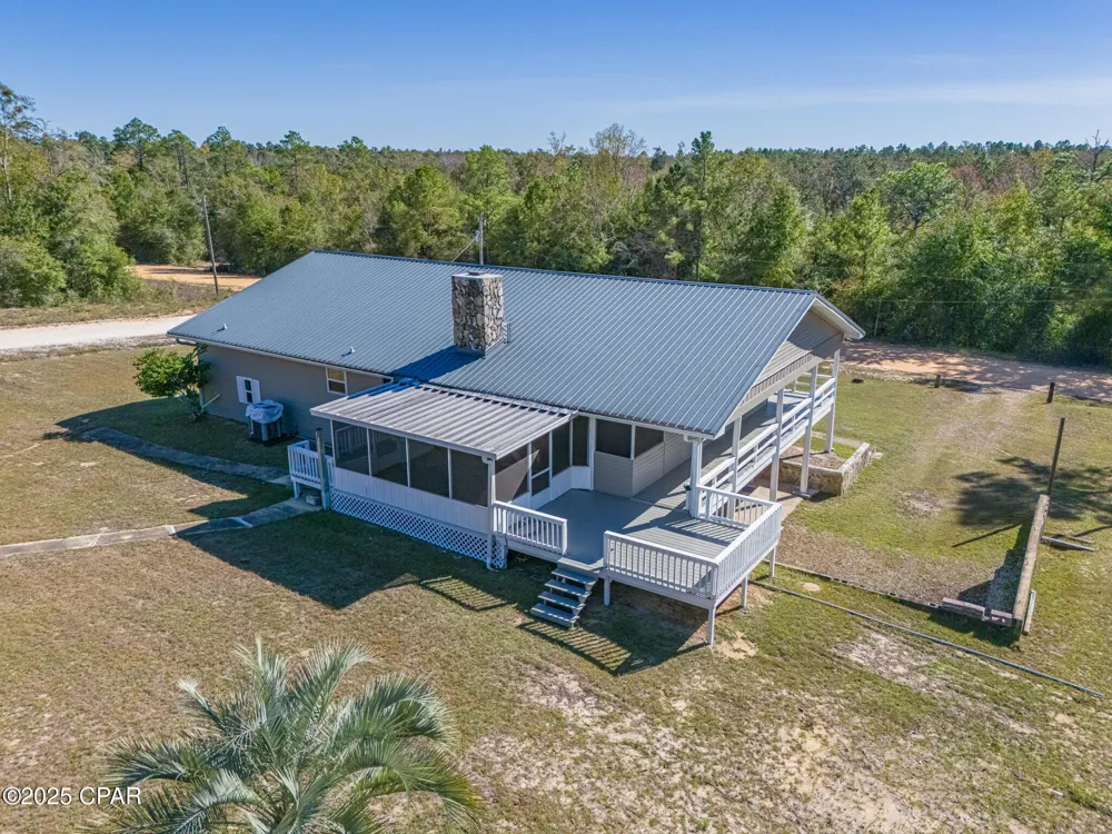 2672 W Laurel Drive Alford, FL 32420