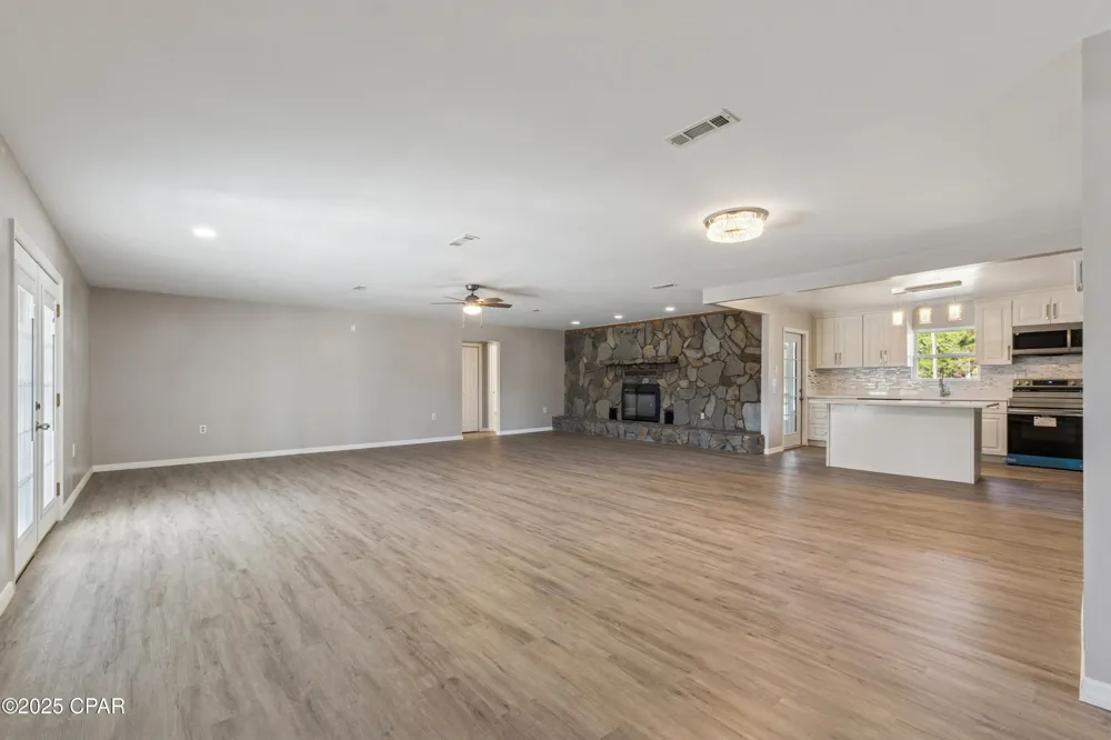 2672 W Laurel Drive Alford, FL 32420