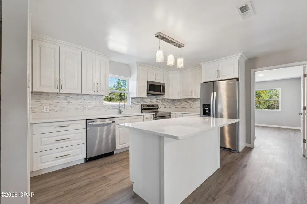 2672 W Laurel Drive Alford, FL 32420