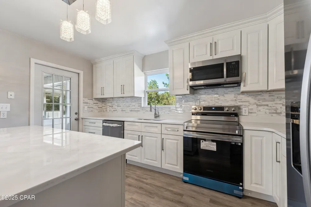 2672 W Laurel Drive Alford, FL 32420