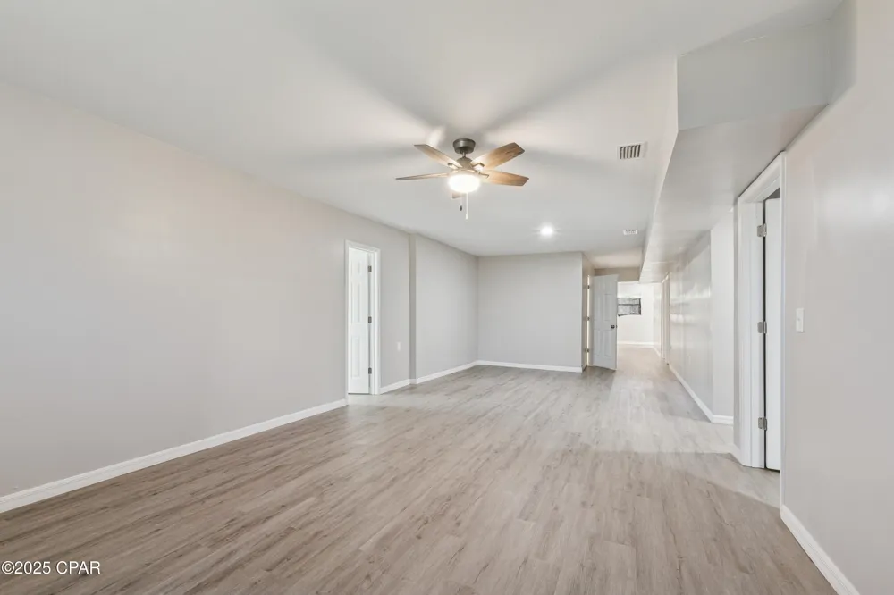 2672 W Laurel Drive Alford, FL 32420