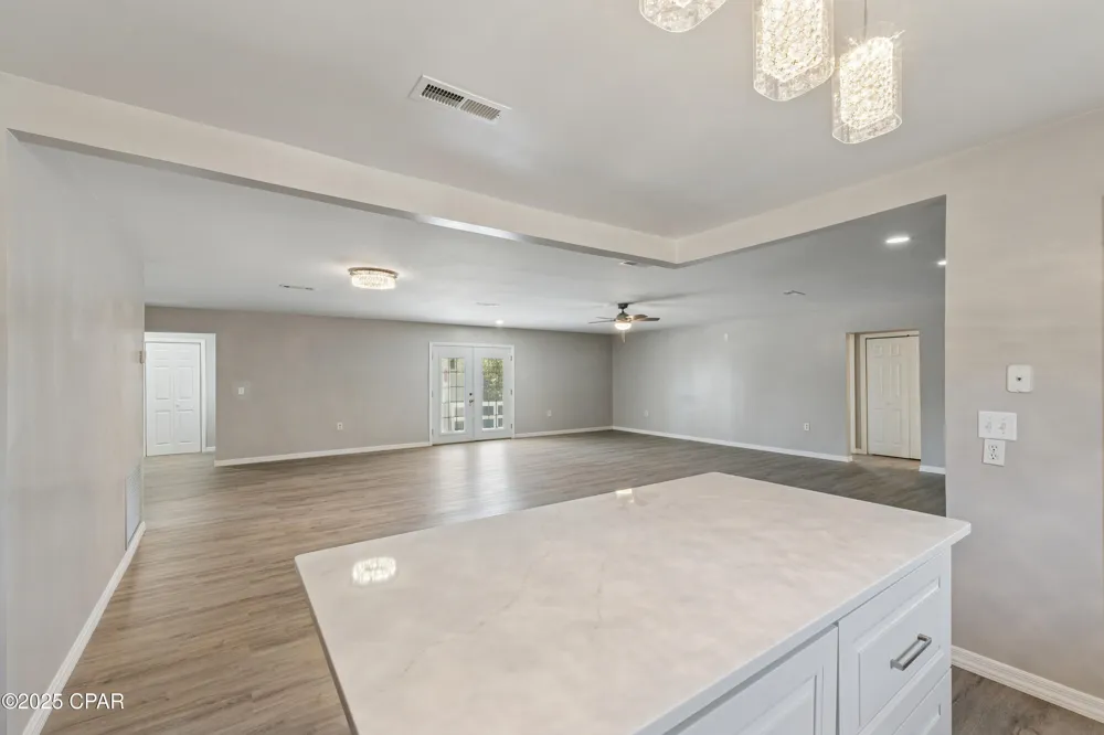 2672 W Laurel Drive Alford, FL 32420