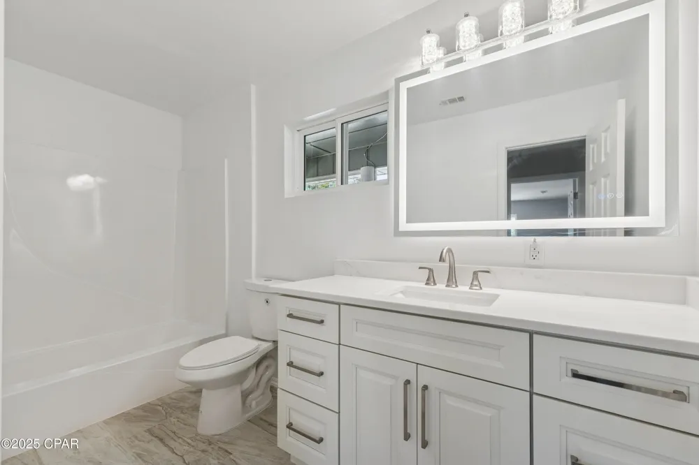 2672 W Laurel Drive Alford, FL 32420