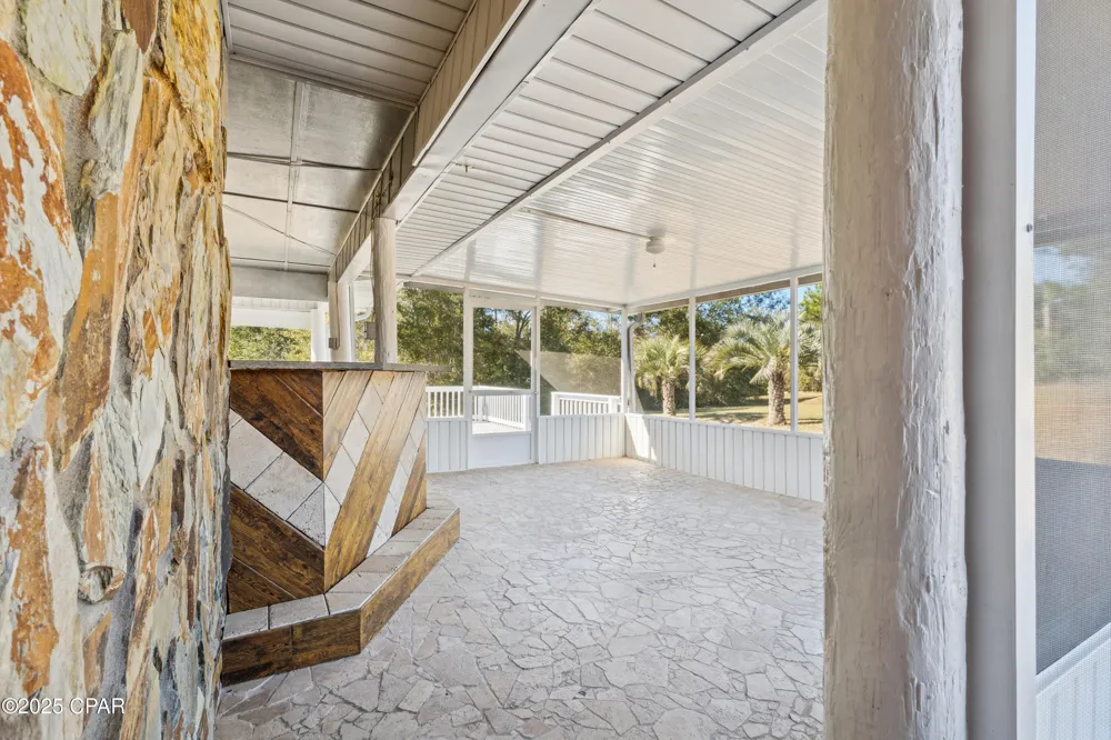 2672 W Laurel Drive Alford, FL 32420
