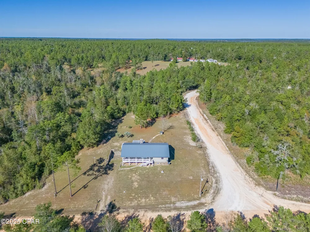2672 W Laurel Drive Alford, FL 32420