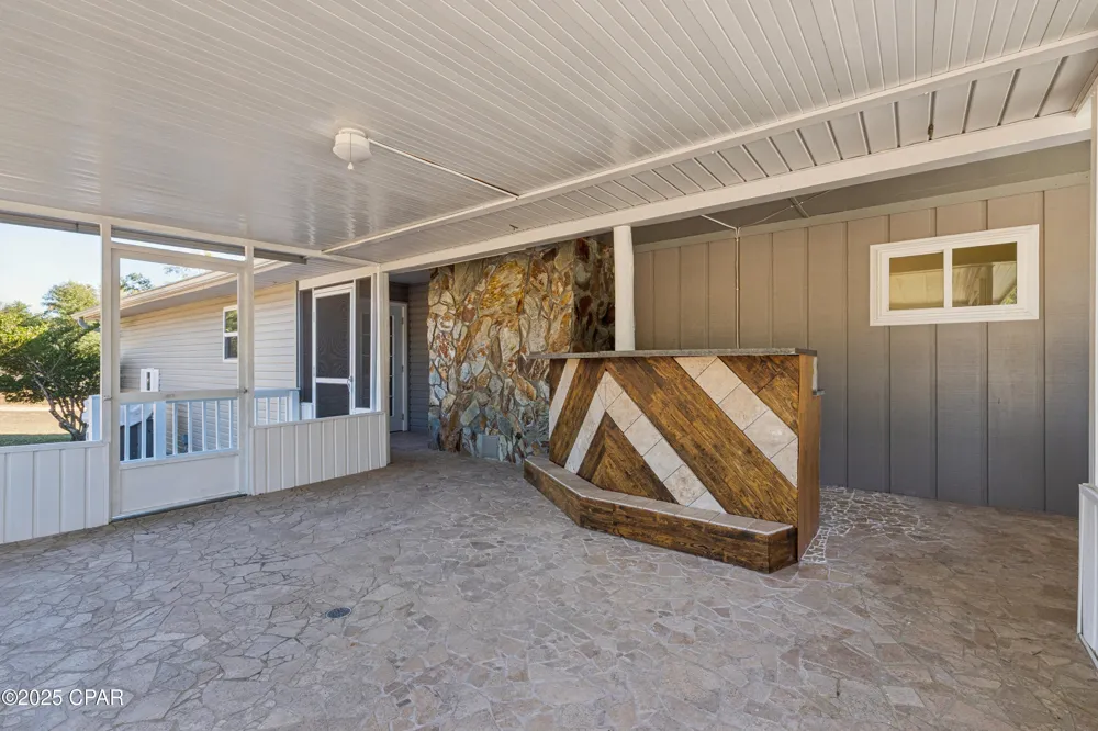 2672 W Laurel Drive Alford, FL 32420