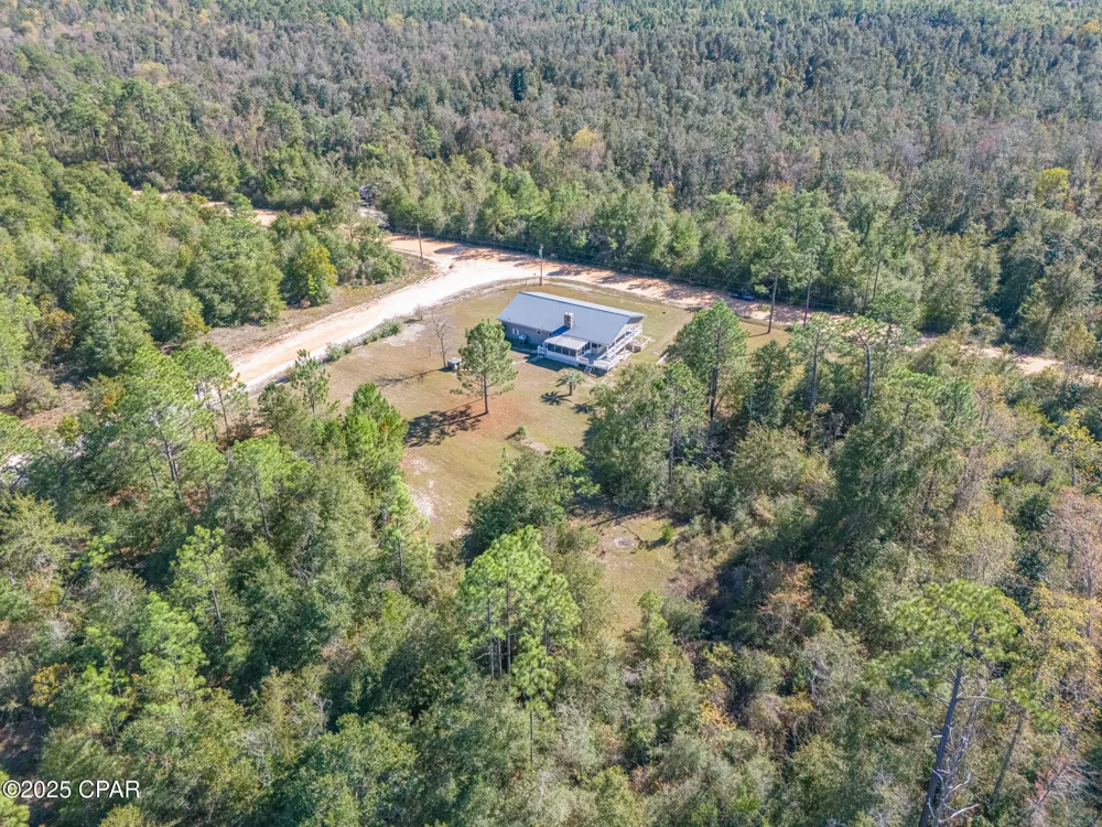 2672 W Laurel Drive Alford, FL 32420