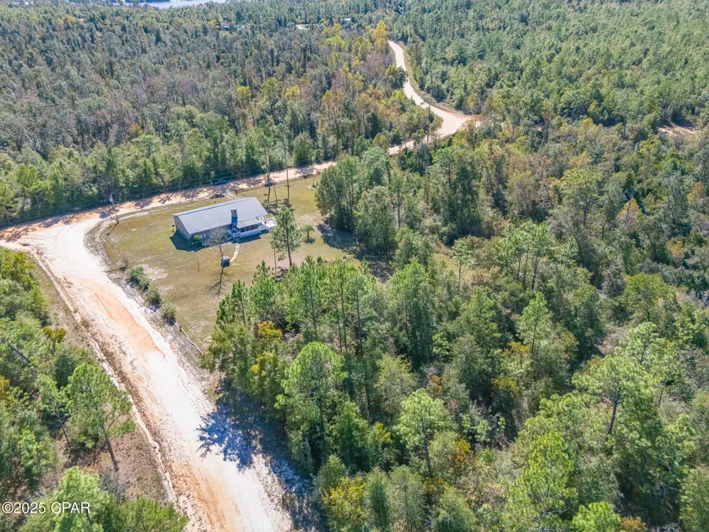 2672 W Laurel Drive Alford, FL 32420