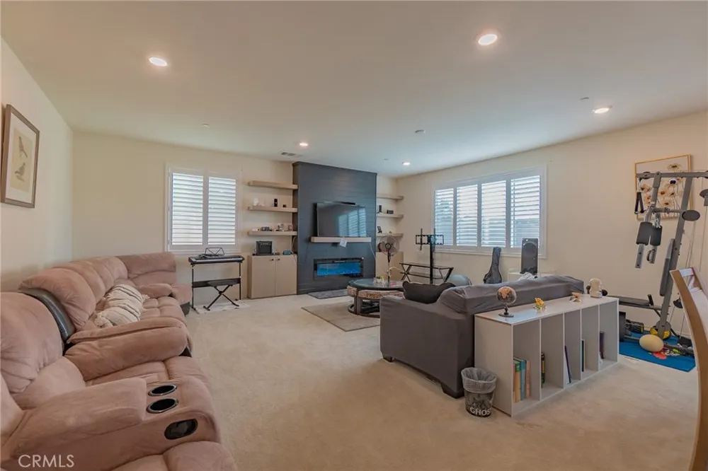 1099 Little Leaf Calimesa, CA 92320