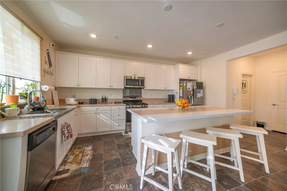 1099 Little Leaf Calimesa, CA 92320