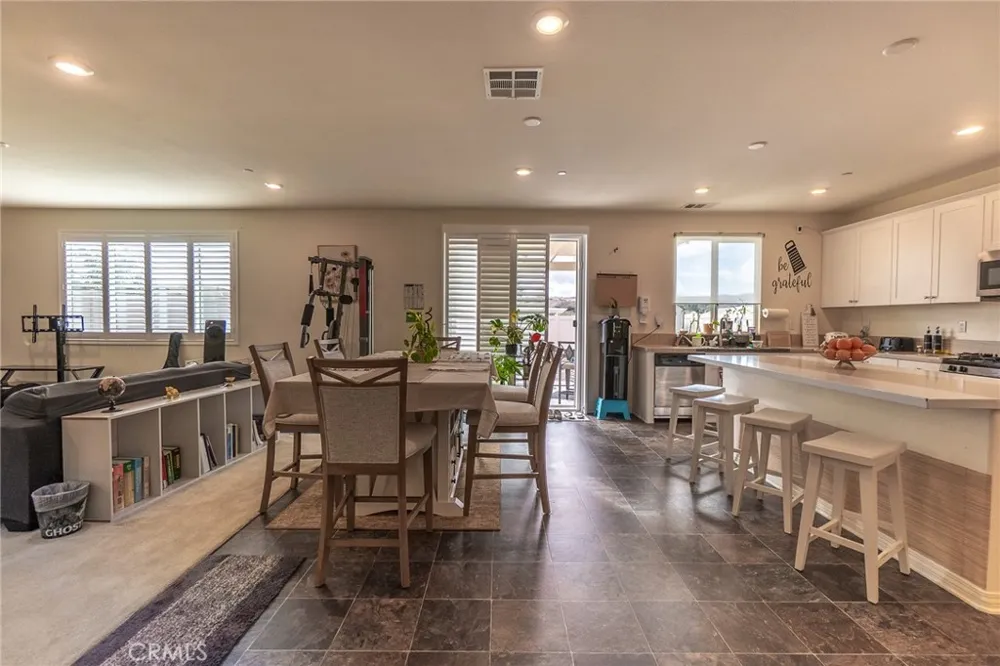 1099 Little Leaf Calimesa, CA 92320