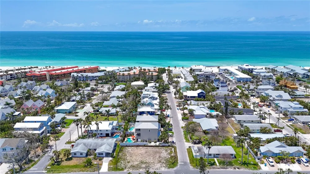 6406 HOLMES BOULEVARD Holmes Beach, FL 34217