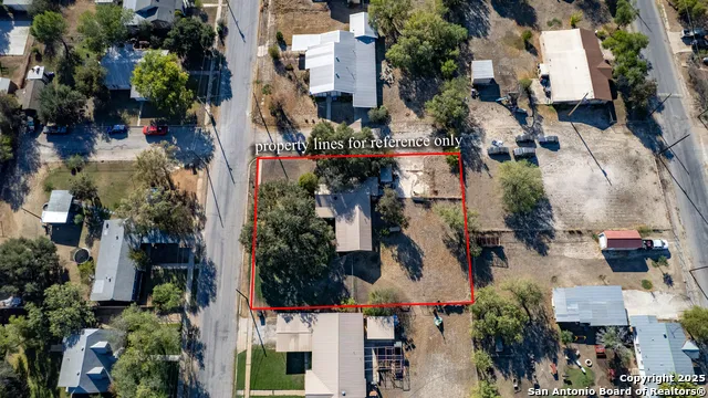 703 E Nueces Crystal City, TX 78839