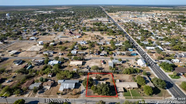 703 E Nueces Crystal City, TX 78839
