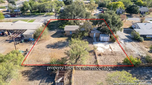 703 E Nueces Crystal City, TX 78839