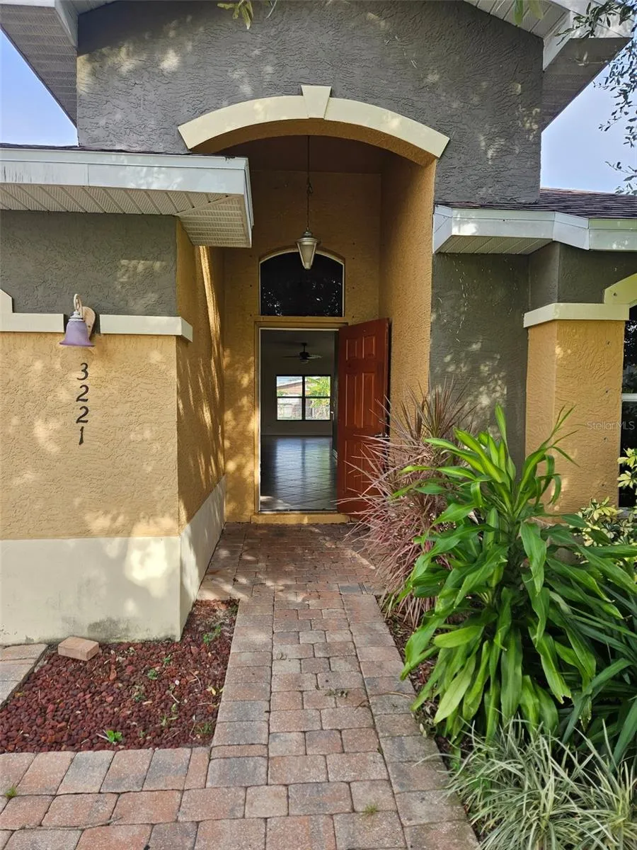 3221 SW SANTA BARBARA PL Cape Coral, FL 33914