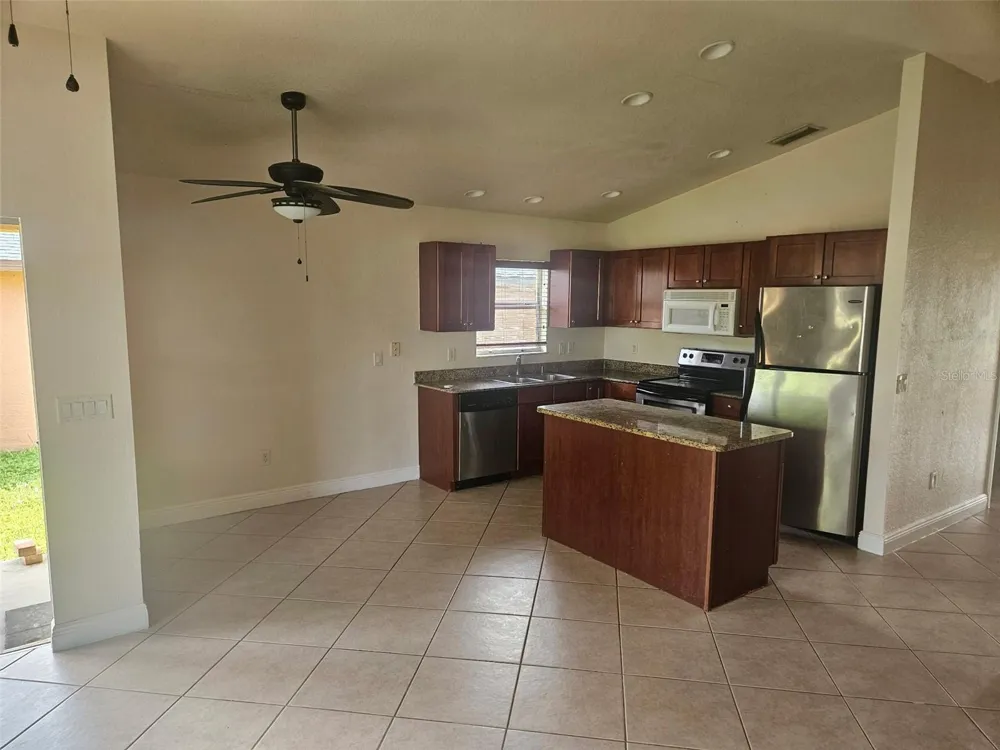 3221 SW SANTA BARBARA PL Cape Coral, FL 33914