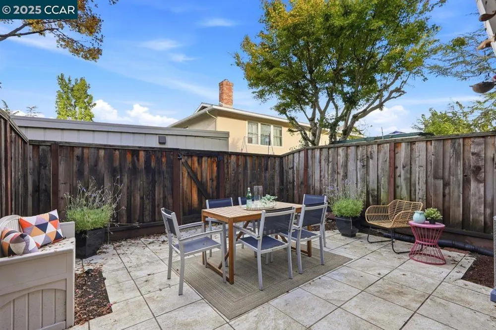 37 Miramonte Dr Moraga, CA 94556
