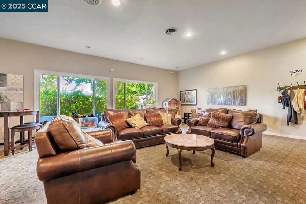 37 Miramonte Dr Moraga, CA 94556