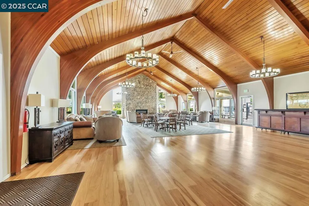 37 Miramonte Dr Moraga, CA 94556